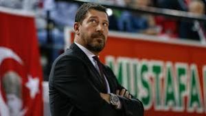 Pınar Karşıyaka Başantrenörü Sarıca: 'Kötü oynadığınız günde de kazanmak önemli'