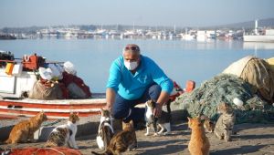 Sokaktaki Dostlara On Ton Mama Dağıtıldı