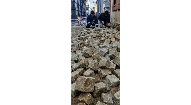 Tarihi Kent Sokaklarına Zar Taşı