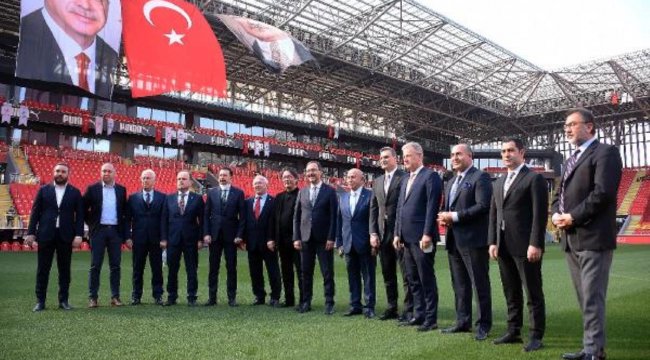İzmir'de kulüp başkanlarından örnek tablo