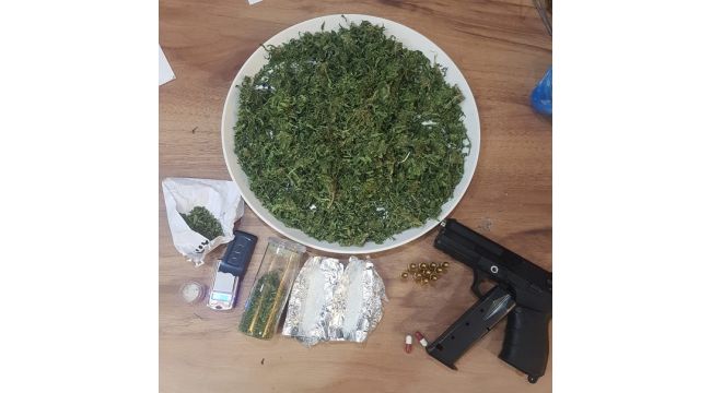 İzmir'de uyuşturucu operasyonunda yakalanan şüpheli tutuklandı