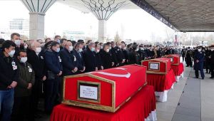 Şehit olan askerler son yolculuklarına uğurlandı