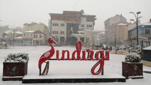 Sındırgı Belediyesi Karla Mücadelede Durmak Bilmiyor