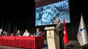 Zeus Sunağı'nın Bergama'ya iadesi çalışmaları için yol haritası belirlendi