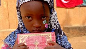 Afrika’ya Binlerce Kuran-ı Kerim Dağıtıldı