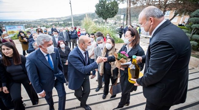 Başkan Soyer’den Güzelbahçe’ye müjdeler