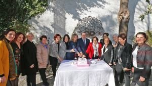 Konak Belediyesi’nin 32 müdürlüğü 16’sını kadın yönetiyor.