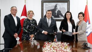 Konak Gençlik Destek Merkezi için ilk imzalar atıldı 