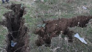 Korkutan çatlaklara İzmir Büyükşehir el attı