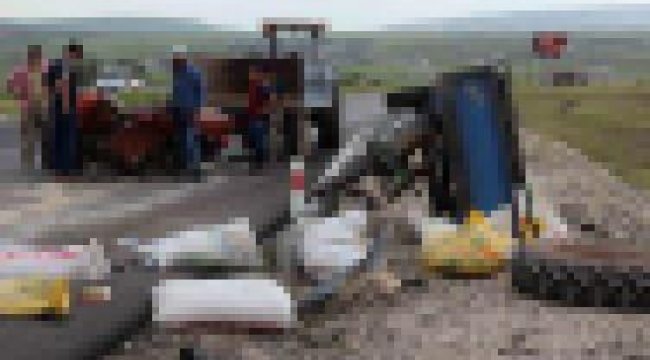 Devrilen traktörünün altında can verdi