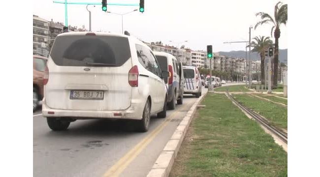 İzmir'de balıkçı oltasına 'ceset' takıldı