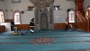 Menemen’de ibadethaneler Ramazan ayına hazır