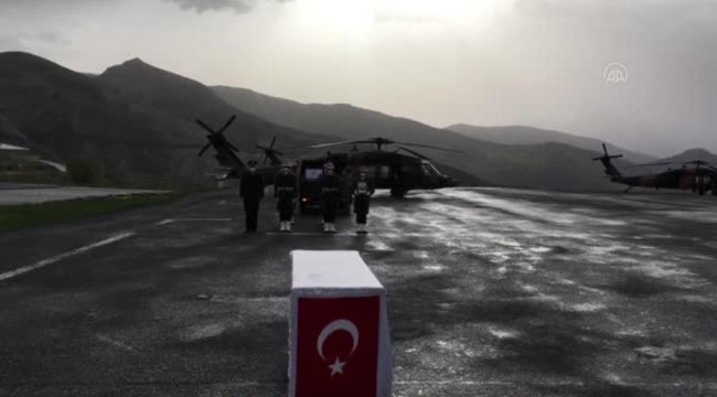 Pençe-Yıldırım Operasyonu'nda şehit olan asker için Hakkari'de tören düzenlendi