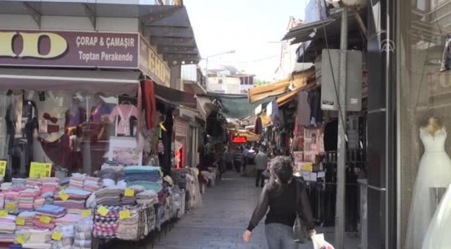 Tarihi Kemeraltı Çarşısı'nda kademeli normalleşmenin başlamasıyla iş yerleri açıldı