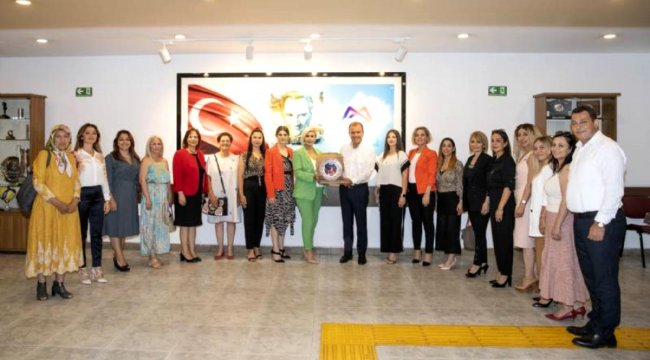 33 Kadın Belgeseli Ekibinden Başkan Seçer'e Teşekkür Ziyareti
