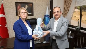 AK Parti İzmir İl Başkanı Kerem Ali Sürekli, Karaburun'da vatandaşlarla buluştu