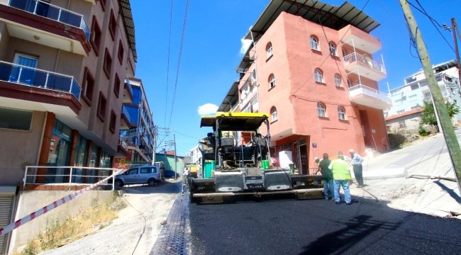 Bayraklı'nın 24 mahallesinde asfaltlama seferberliği