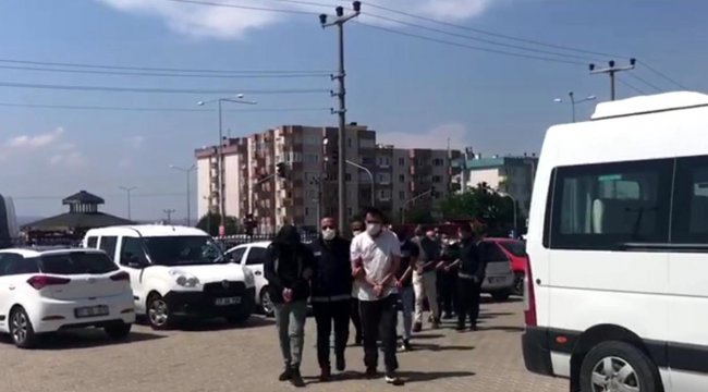 Çanakkale'de 98 düzensiz göçmen ile 10 göçmen kaçakçısı yakalandı