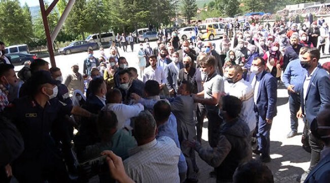 Güney beldesindeki seçimde kavga çıktı