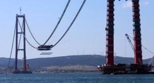 '1915 Çanakkale Köprüsü'nün tabliye montaj çalışmaları devam ediyor