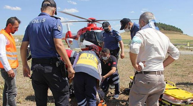 Hafif ticari araç ile otomobil çarpıştı: 6 yaralı