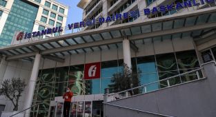 Vergi daireleri pazartesi günü saat 19.00'a kadar açık olacak