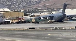 ABD, Afganistan’ın başkenti Kabil’den yaklaşık 21 bin 600 kişiyi daha tahliye etti