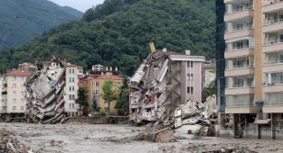 AFAD: Sel nedeniyle Kastamonu'da 25, Sinop'ta 2 kişi hayatını kaybetti