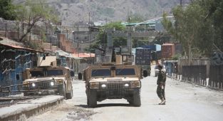 Afganistan'ın kuzeydoğusunda Tacikistan, Çin ve Pakistan sınırındaki Badahşan'ın merkezi Feyzabad şehrinin Taliban'a geçmesiyle, Afgan hükümet güçleri toplam 9 vilayet merkezini kaybetti.