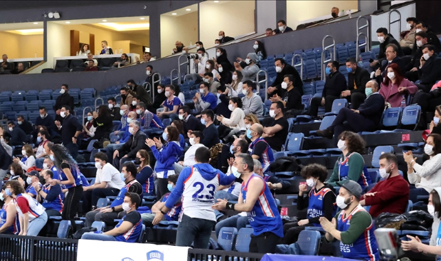 Basketbol salonları yüzde 50 kapasiteyle seyircilere açılacak