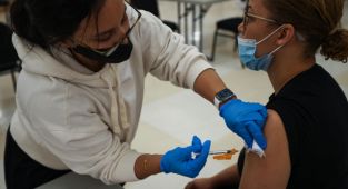 Beyaz Saray Sağlık Başdanışmanı Fauci, öğretmenlere aşının zorunlu olmasını istedi