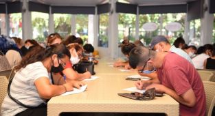 Bornova’da toplu iş görüşmesi heyecanı