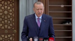 Cumhurbaşkanı Erdoğan: Türkiye'de şu anda emniyet kayıtlarımızda ve kayıt dışı 300 bin Afganistanlı göçmen söz konusudur