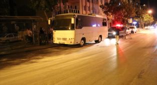 Denizli'de park halindeki midibüste yangın çıktı