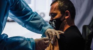 Dünya genelinde 5 milyar dozdan fazla Kovid-19 aşısı yapıldı