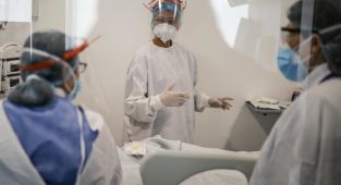 Dünya genelinde Kovid-19'dan ölenlerin sayısı 4,5 milyonu aştı