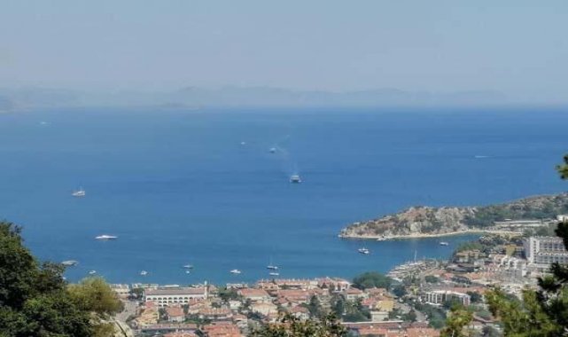 İki çıkarma gemisi Marmaris'e sevk edildi