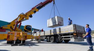  İlk mermer bloklar fuar alanına getirildi