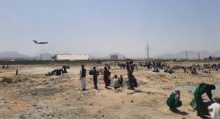 İngiltere vatandaşlarına 'Kabil havalimanına gitmemeleri' uyarısında bulundu