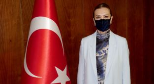 İzmir'de sağlık çalışanları üzerinde yapılan araştırma 3. doz aşının önemini ortaya koydu