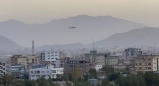 Kabil'de havalimanındaki terör saldırılarında ölenlerin sayısı 90'a yükseldi