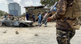 Kabil’deki havalimanı yakınlarına 5 roket düştü