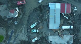 Kastamonu'daki selden etkilenen Abana Küçük Sanayi Sitesi'nde yıkım çalışmaları başladı