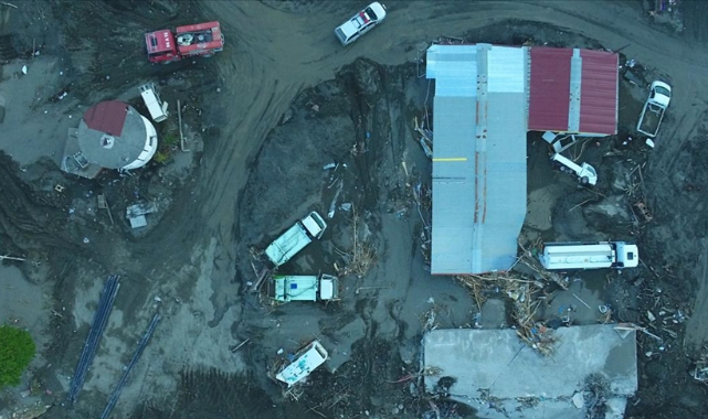 Kastamonu'daki selden etkilenen Abana Küçük Sanayi Sitesi'nde yıkım çalışmaları başladı