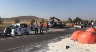 Konya'da tır ile kamyonet çarpıştı: 6 ölü, 2 yaralı