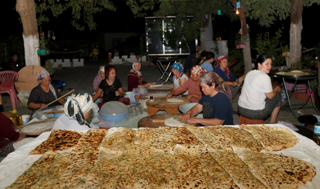 Köyceğizli kadınlar, orman işçileri için sabaha kadar börek yapıyor