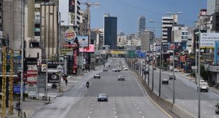 Lübnan'da akaryakıttan sonra depolarda saklanan ilaçlara da el konuldu