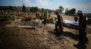 Meksika'da Kovid-19 nedeniyle ölenlerin sayısı 255 bini aştı