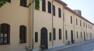 Tıp tarihimizdeki ilk doğumevi 'Demirkapı Viladethanesi'