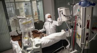 Türkiye'de 21 bin 893 kişinin Kovid-19 testi pozitif çıktı